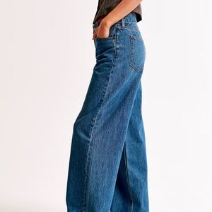 Abercrombie & Fitch Women's Low Rise Ultra Loose-27 short